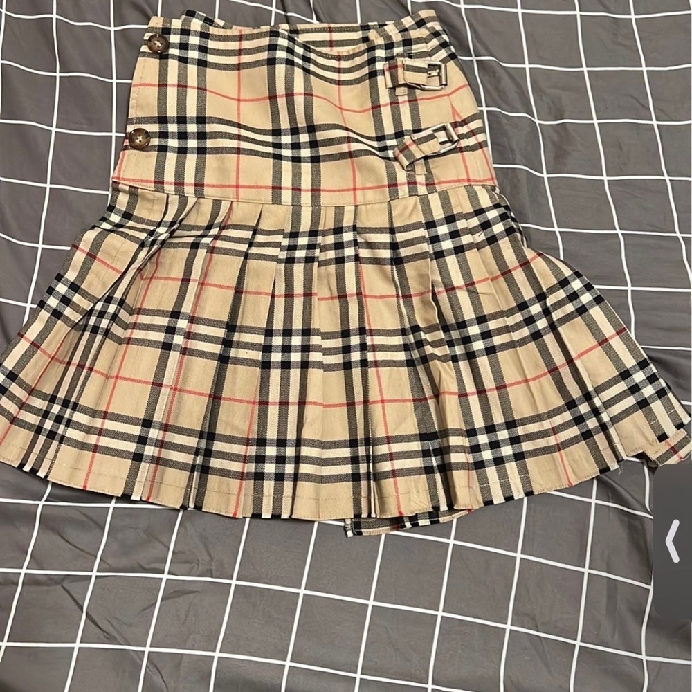 Burberry mini skirt new with tags